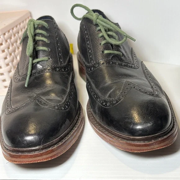 Cole Haan size 10 Black Leather Men's Oxfords with Green Laces soles 22